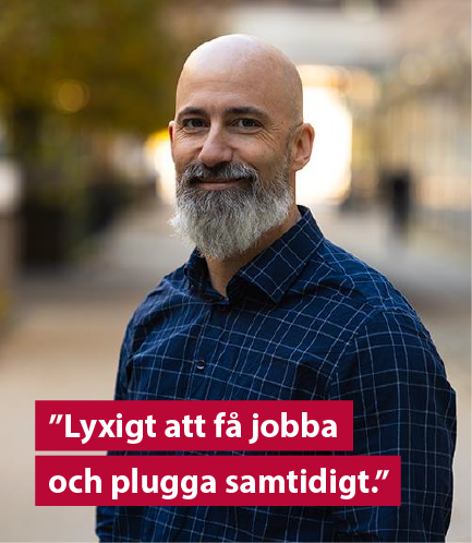 Mikael som är en av våra it-traineer. Med texten "Lyxigt att få jobba och plugga samtidigt".